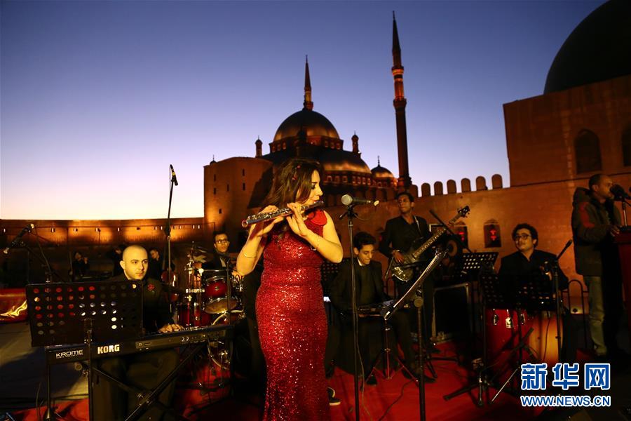 （國際）（4）&ldquo;中國紅&rdquo;海外閃爍 慶春節年味正濃