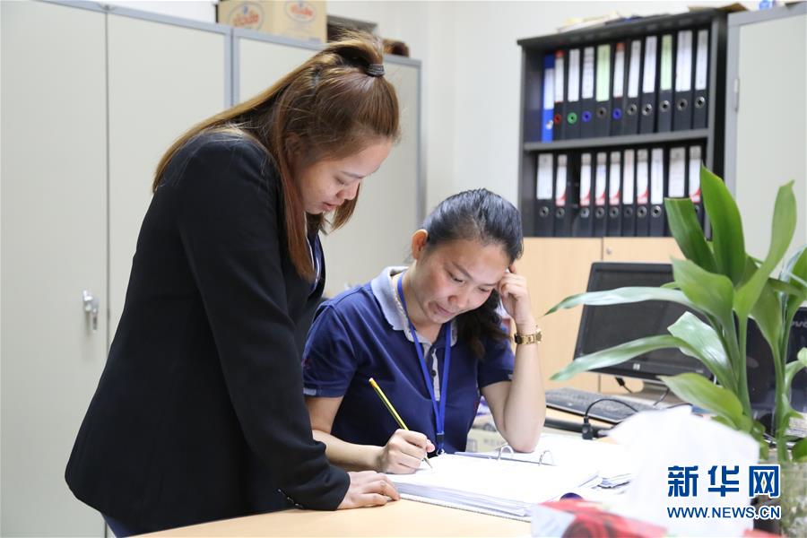 （國際&middot;圖文互動）（1）通訊：&ldquo;信守承諾，一諾千金&rdquo;&mdash;&mdash;一個老撾女孩在中國企業的十年成長史