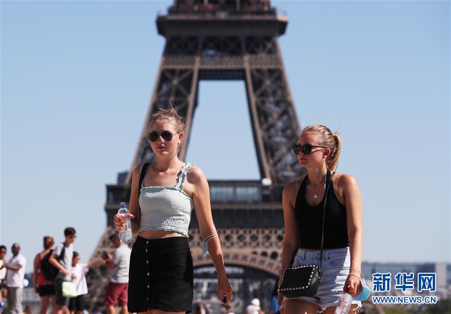 （國(guó)際）（1）法國(guó)迎來(lái)高溫&ldquo;烤&rdquo;驗(yàn) 多地拉響&ldquo;紅色警報(bào)&rdquo;