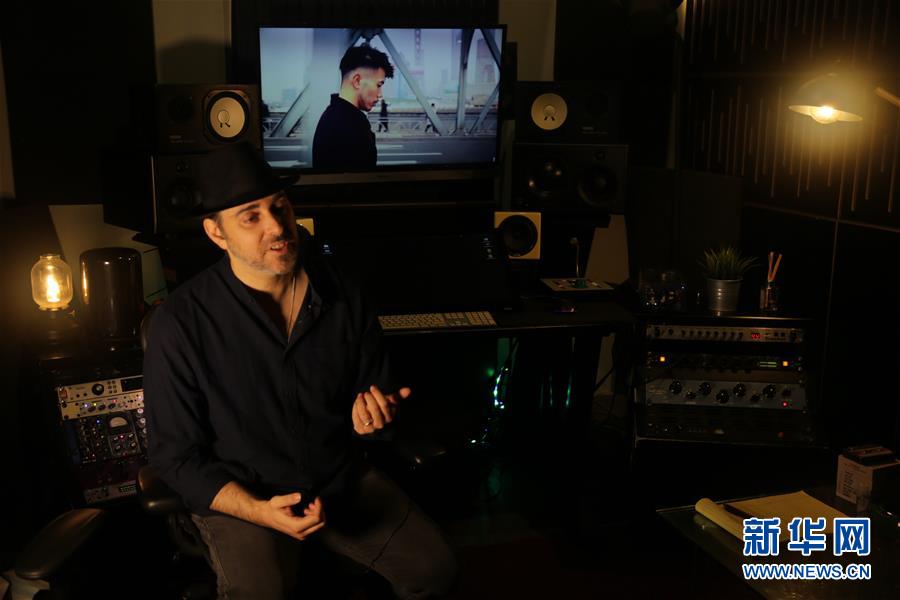 （海外抗疫故事&middot;圖文互動）（1）通訊：用原創音樂支持中國抗擊新冠疫情的以色列歌手