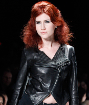 俄美女間諜現身T臺秀場成全場亮點