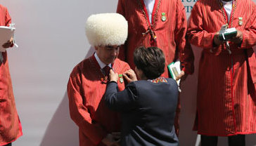 土庫曼斯坦總統獲&ldquo;人民養馬師&rdquo;稱號 （高清組圖）